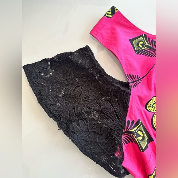 Eloquii Plus Size Pink and Black Floral Cold Shoulder Top - Picture 5 of 7